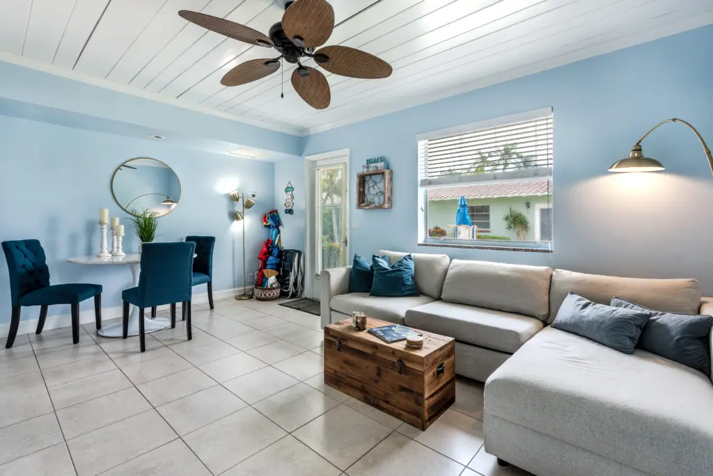 Living room area in 1 bedroom short term rental Delray Beach